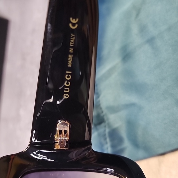 Gucci Sunglasses - Picture 7 of 11